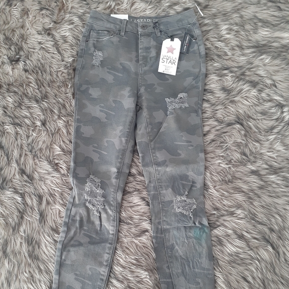 Jeans - Picture 1 of 2